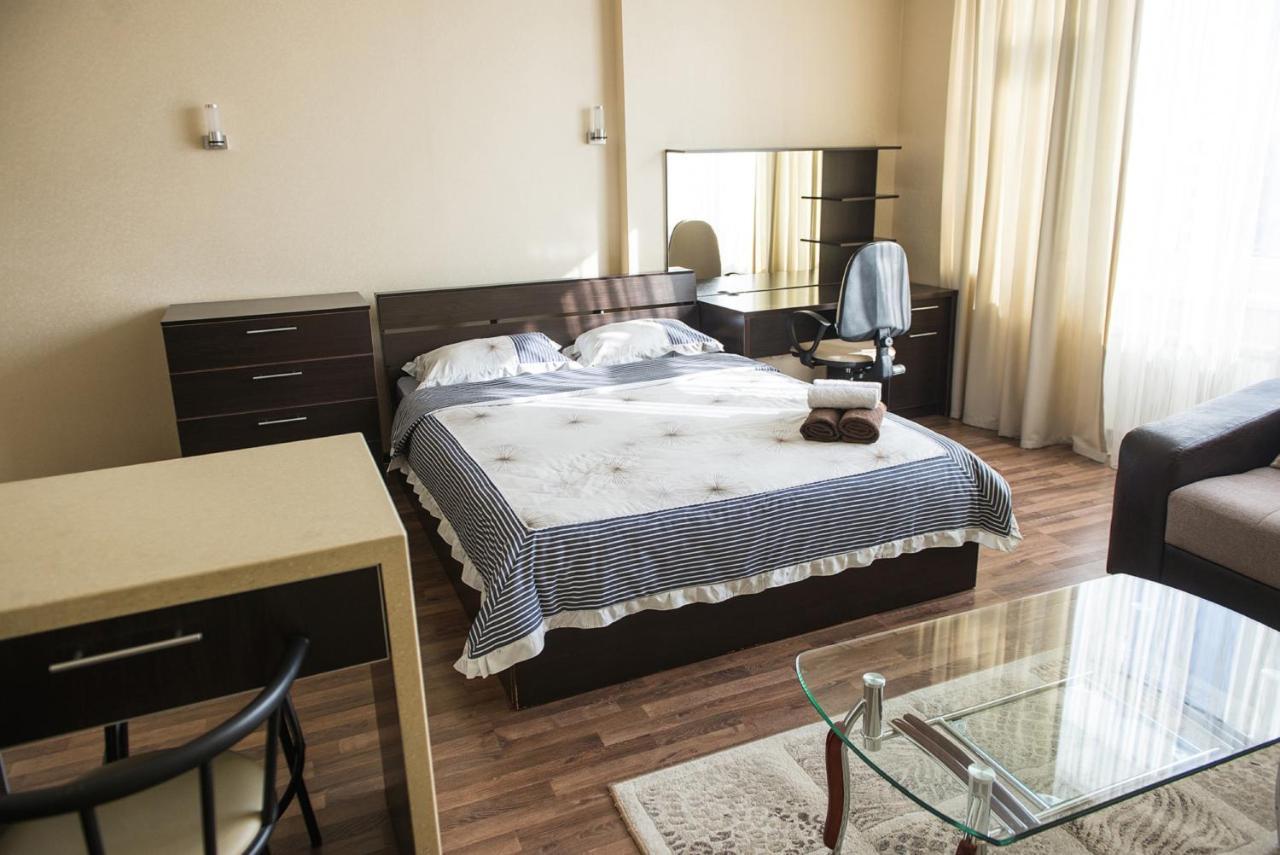 Apartment On Kunayeva 38 Simkent Buitenkant foto