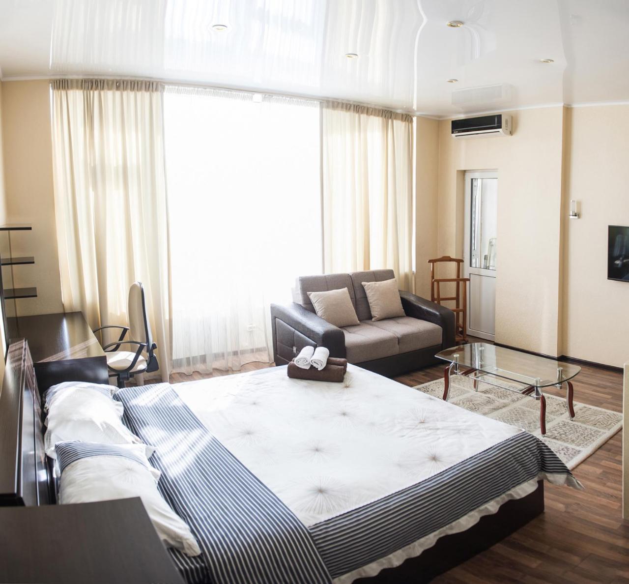 Apartment On Kunayeva 38 Simkent Buitenkant foto